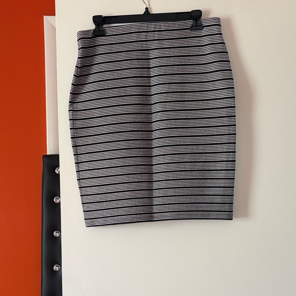 Loft Fashion Black and White Striped Pencil Skirt